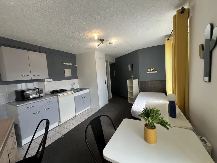 STUDIO - PETIT PRIX - PROCHE LYCEE WALLON ET GARE SNCF