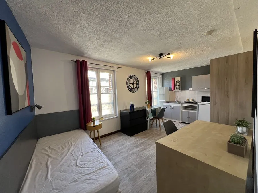 STUDIO - EAU ET WIFI COMPRIS - PROCHE WALLON