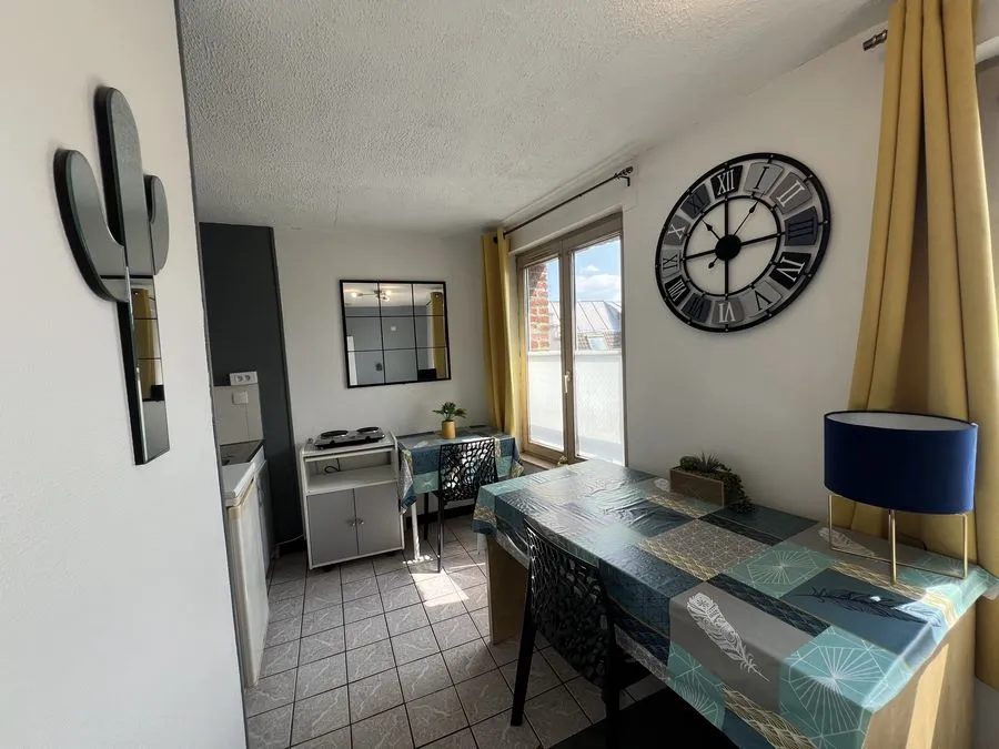 STUDIO - EAU ET WIFI COMPRIS - PROCHE WALLON