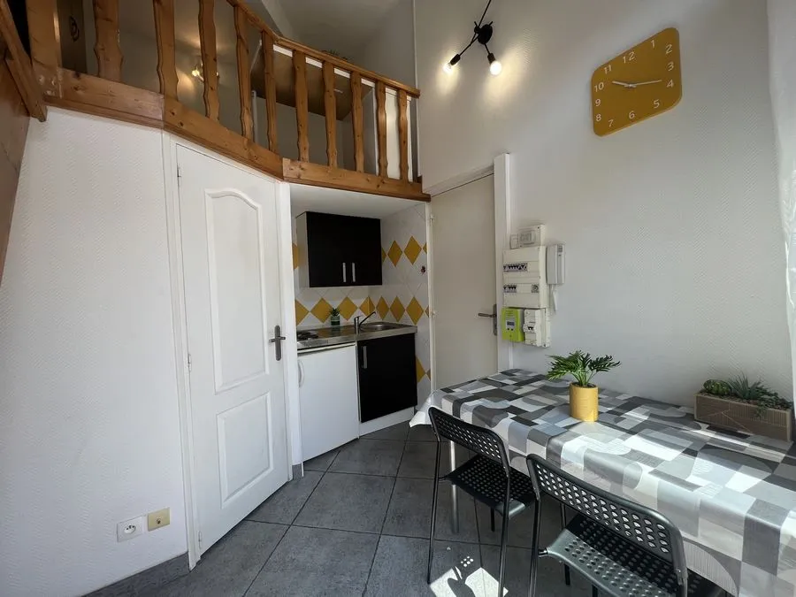 DUPLEX - TERRASSE  - A 2 PAS DU LYCEE WALLON