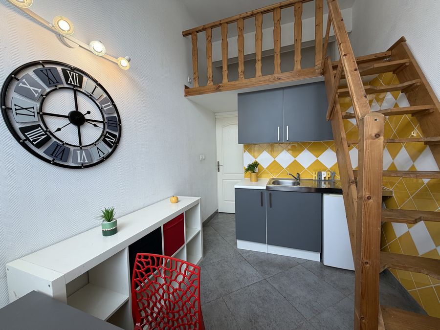 CHARMANT DUPLEX - A 2 PAS DU LYCEE WALLON