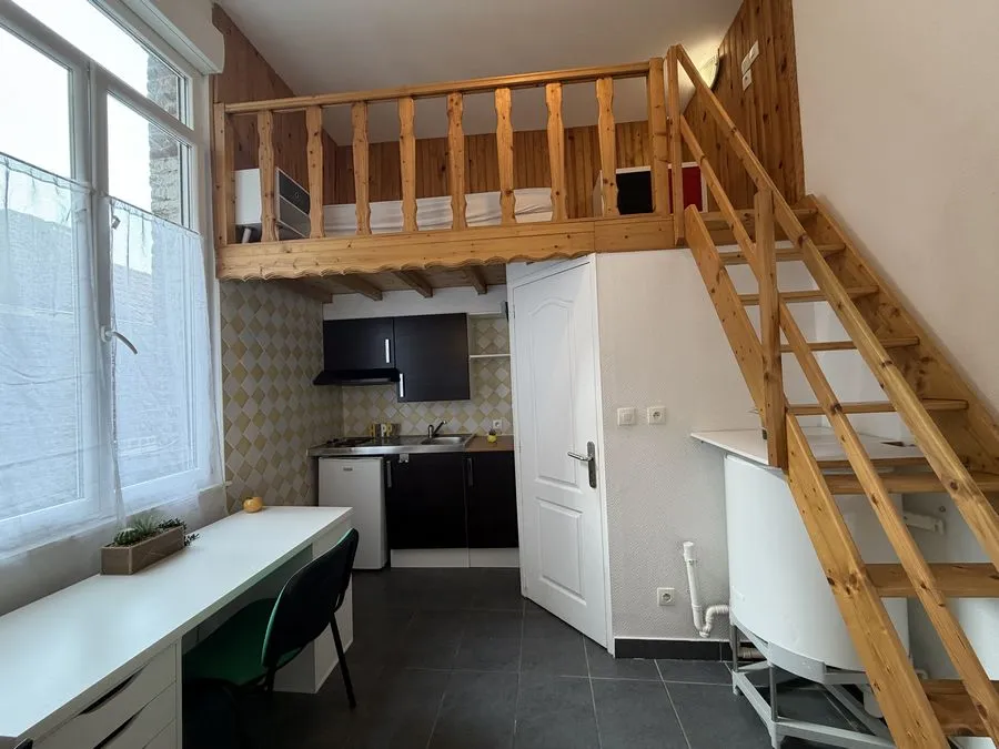 DUPLEX CONFORTABLE - A 2 PAS DU LYCEE WALLON