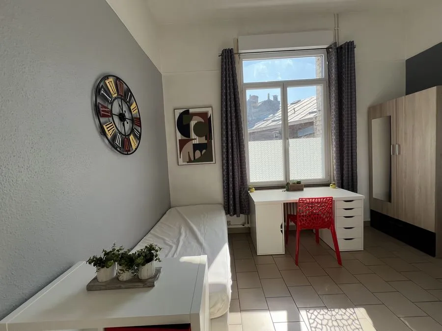 STUDIO - GARE SNCF - 4 MINUTES DU LYCEE WALLON