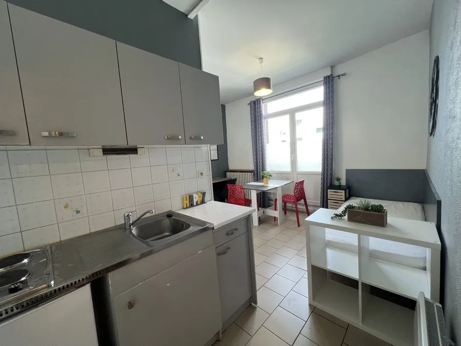 STUDIO - GARE SNCF - 4 MINUTES DU LYCEE WALLON