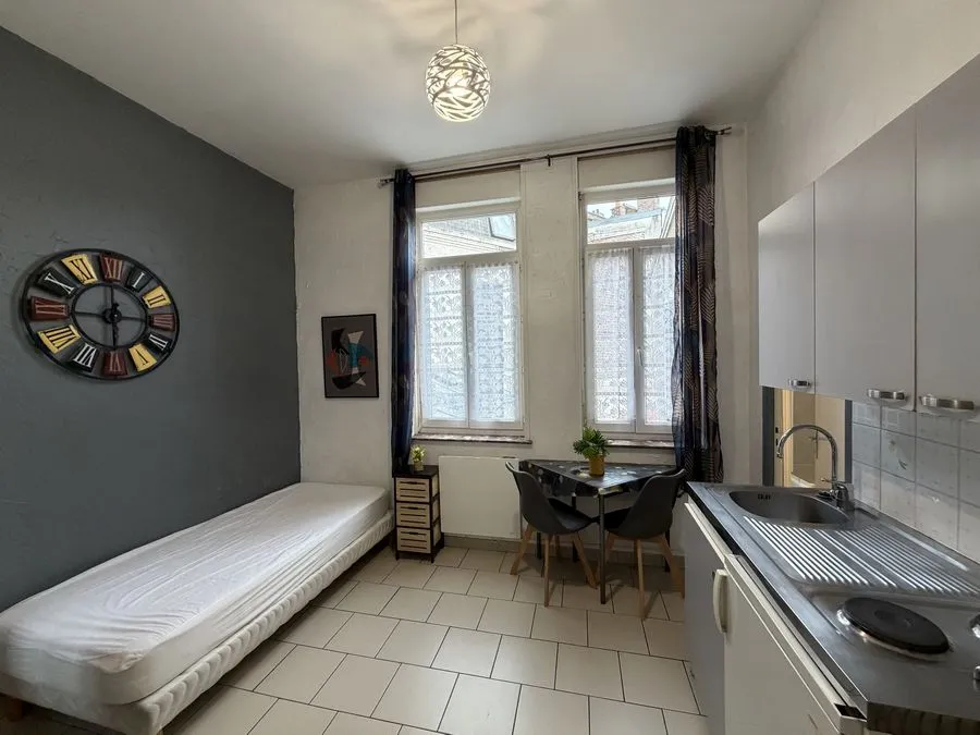 STUDIO CALME - GARE - 5 MINUTES DU LYCEE WALLON
