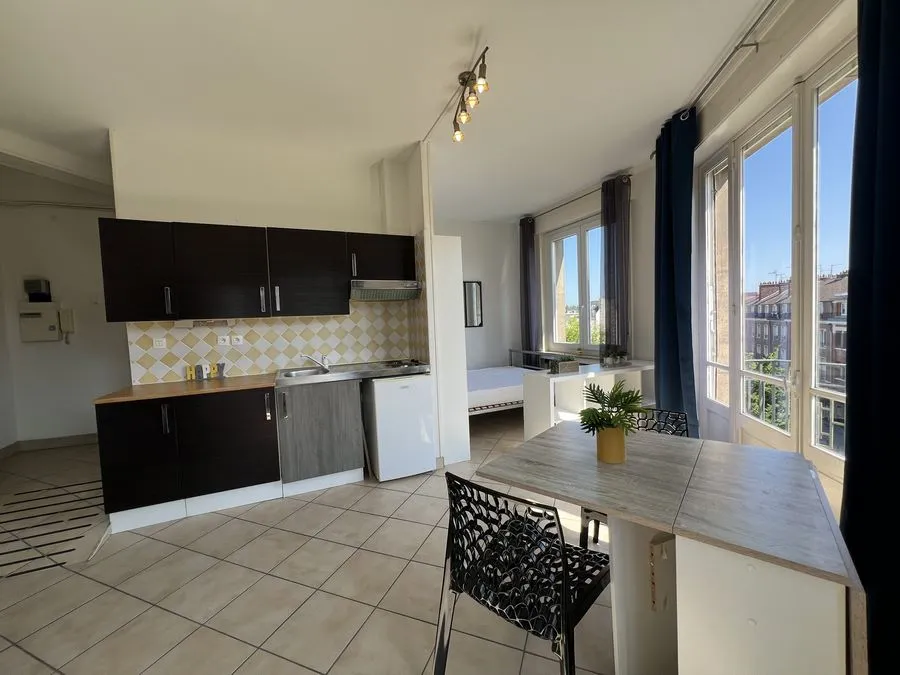 STUDIO - HYPERCENTRE - FACE A LA POSTE