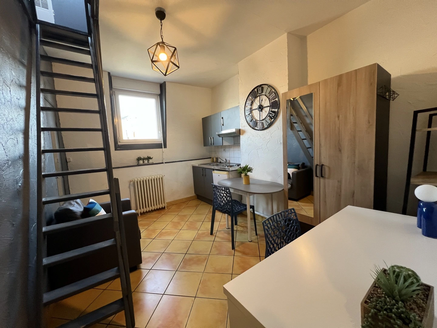 DUPLEX - GARE - 5 MINUTES DU LYCEE WALLON