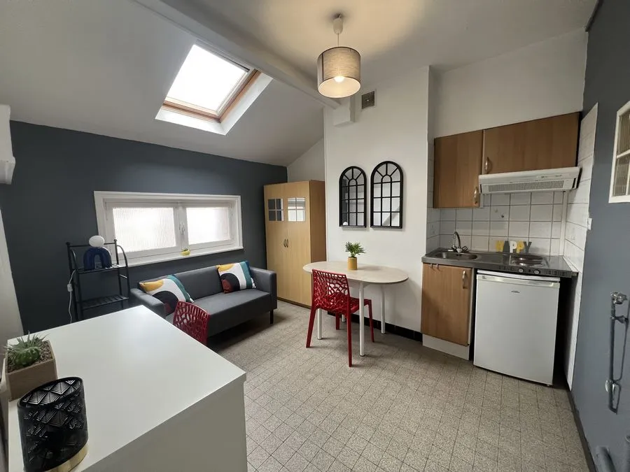 TYPE 3 EN DUPLEX - GARE - 5 MINUTES DU LYCEE WALLON