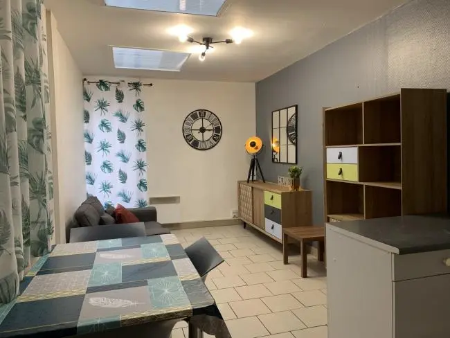 TYPE 2 AVEC TERRASSE PRIVATIVE - CENTRE VILLE - ETUDIANT